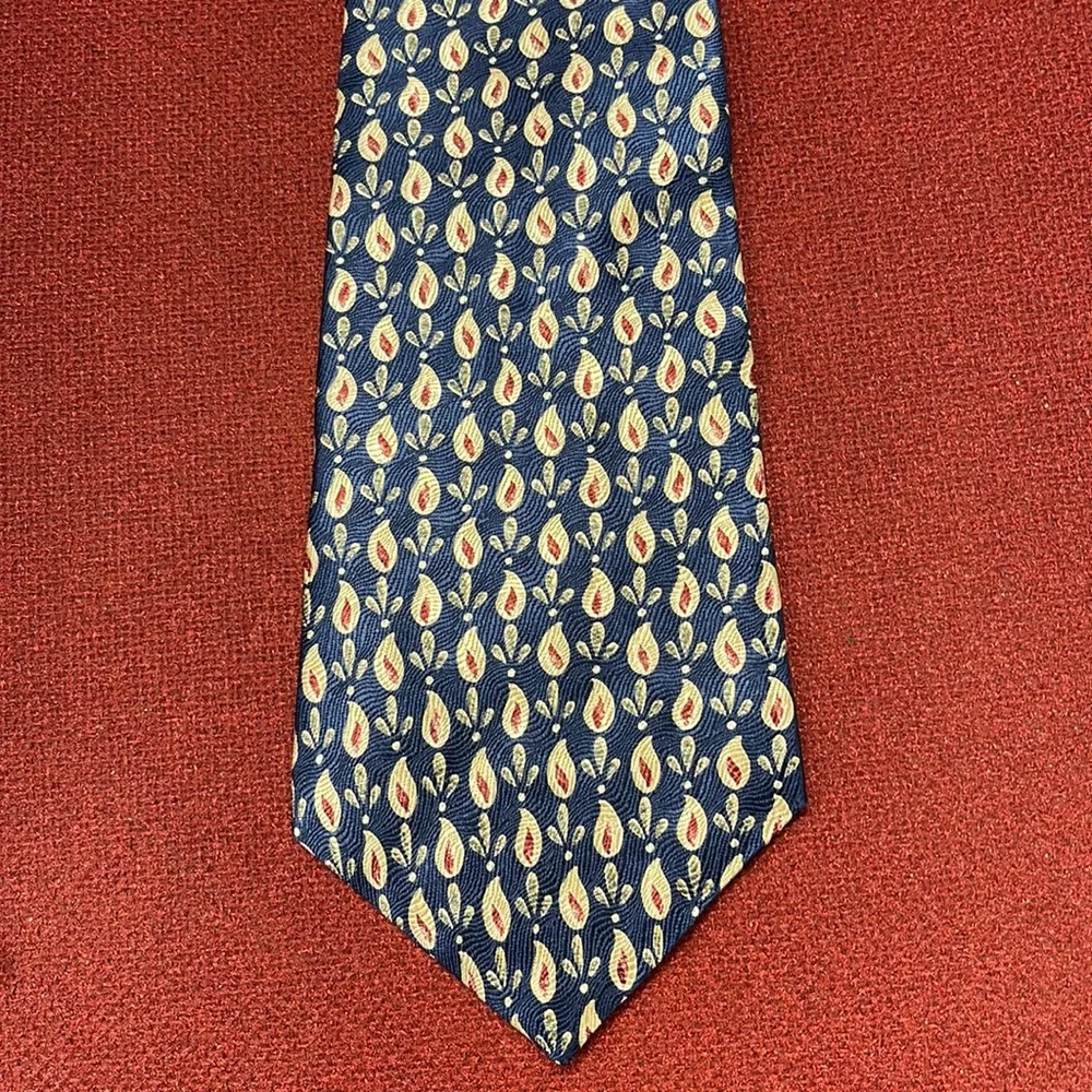 Geoffrey Beene Men’s Silk Neck Tie